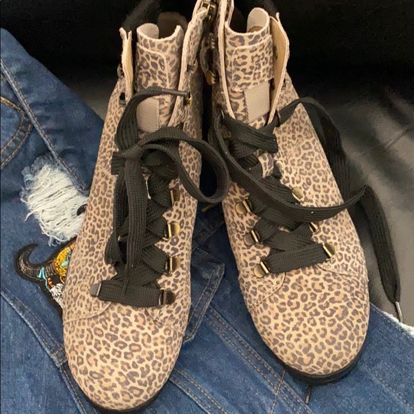 Urban elements OTBT’s are your favorite boots! - Picture 5 of 9